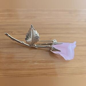 Vintage rose Bud 🌹 brooch